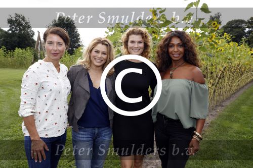 t Harde 5 september 2017
Presentatie cast Opvliegers. Antje Monteiro, Anouk van Nes, Joanne Telesford, Sandra Mattie,
Producent is  Rick Engelkes