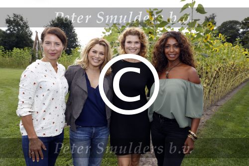 t Harde 5 september 2017
Presentatie cast Opvliegers. Antje Monteiro, Anouk van Nes, Joanne Telesford, Sandra Mattie,
Producent is  Rick Engelkes