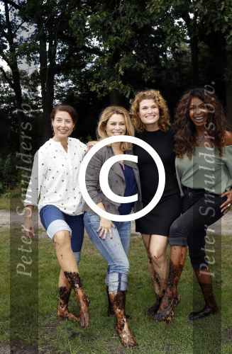 t Harde 5 september 2017
Presentatie cast Opvliegers. Antje Monteiro, Anouk van Nes, Joanne Telesford, Sandra Mattie,
Producent is  Rick Engelkes
