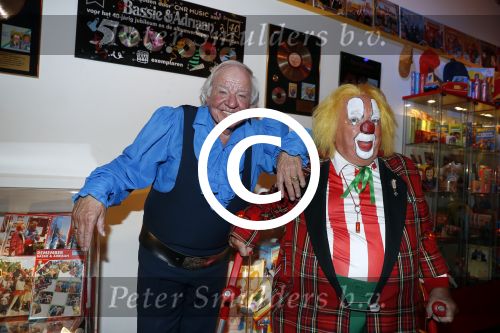 Vlaardingen 7 juli 2017
Opening Bassie en Adriaan museum met Bas en Aad v Toor. Ze hebben ook allebei een boek geschreven.