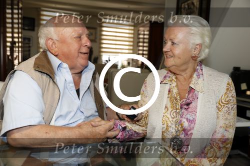 Vlaardingen 17 juli 2017
Bas v Toor vraagt zijn vrouw Coby opnieuw ten huwelijk met een grote ring