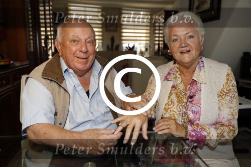 Vlaardingen 17 juli 2017
Bas v Toor vraagt zijn vrouw Coby opnieuw ten huwelijk met een grote ring