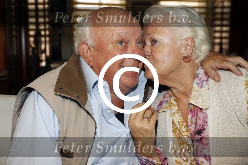 Vlaardingen 17 juli 2017
Bas v Toor vraagt zijn vrouw Coby opnieuw ten huwelijk met een grote ring