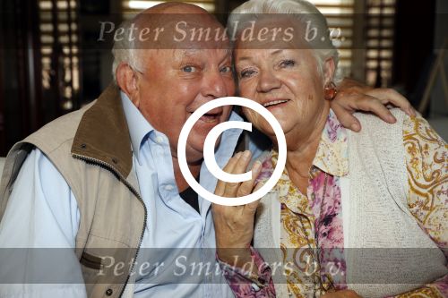 Vlaardingen 17 juli 2017
Bas v Toor vraagt zijn vrouw Coby opnieuw ten huwelijk met een grote ring