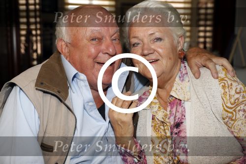 Vlaardingen 17 juli 2017
Bas v Toor vraagt zijn vrouw Coby opnieuw ten huwelijk met een grote ring