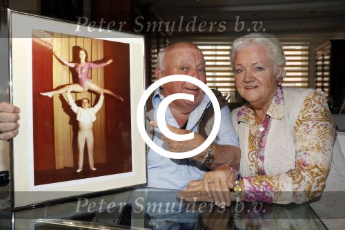 Vlaardingen 17 juli 2017
Bas v Toor vraagt zijn vrouw Coby opnieuw ten huwelijk met een grote ring