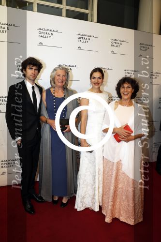Amsterdam 11 september 2017 
Premiere Nationa Ballet in de stopera. Benja Bruijning met moeder en Anna Drijver met moeder