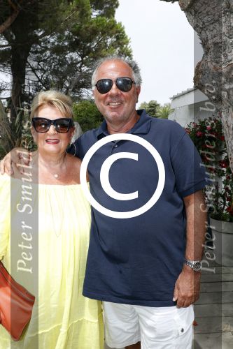 Saint Tropez 3 augustus 2017
Jan des Bouvrie viert zijn 75e verjaardag met familie en vrienden bij Tropezina. Benno en Kitty Leeser