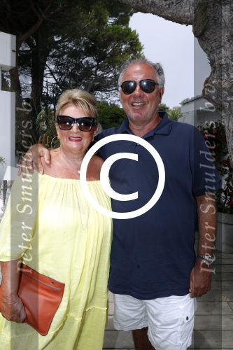 Saint Tropez 3 augustus 2017
Jan des Bouvrie viert zijn 75e verjaardag met familie en vrienden bij Tropezina. Benno en Kitty Leeser