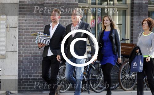 Leiden 2 juli 2017 
Jochem Myjer en zijn vriendin Marloes Novan vieren de 40e verjaardag van Jochem met familie en vrienden. Bert Visscher met vrouw