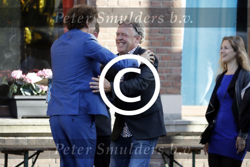 Leiden 2 juli 2017 
Jochem Myjer en zijn vriendin Marloes Novan vieren de 40e verjaardag van Jochem met familie en vrienden. Bert Visscher met vrouw