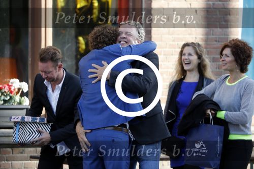 Leiden 2 juli 2017 
Jochem Myjer en zijn vriendin Marloes Novan vieren de 40e verjaardag van Jochem met familie en vrienden. Bert Visscher met vrouw