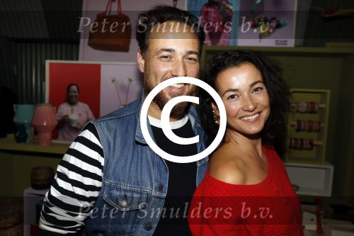 Amsterdam 14 september 2017
Presentatie nieuwe produkten return to sender met Katja Schuurman. Hannah Verboom presenteert het gebeuren. Verder aanwezig de ouders van Katja Birgit Schuurman met Arne Toonen Thijs Romer Sammie en Freek  van Noortwijk