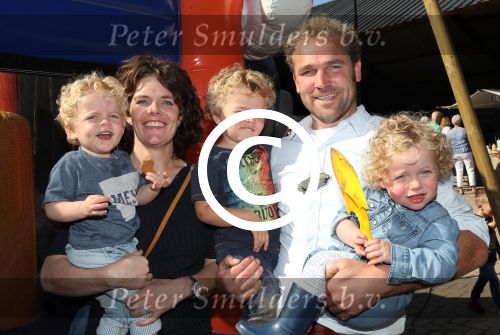 Toldijk, 3 September 2017 
Reunie Boer zoekt vrouw
Boer Frans Zanderink met zijn vrouw Leonie Zanderink en oudste zoon Geert Zanderink en de tweeling Huub Zanderink en Marlie Zanderink