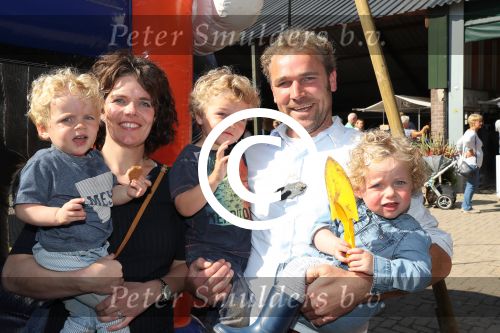 Toldijk, 3 September 2017 
Reunie Boer zoekt vrouw
Boer Frans Zanderink met zijn vrouw Leonie Zanderink en oudste zoon Geert Zanderink en de tweeling Huub Zanderink en Marlie Zanderink