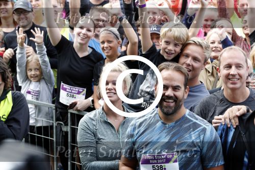 Amsterdam 9 september 2017
Edwin Evers staat op Run van radio 538 bij het Science park. Bridget Maasland met zoon Mees en nieuwe vriend Bram Plattel