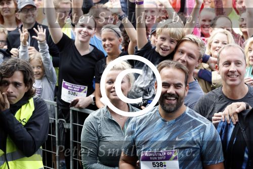 Amsterdam 9 september 2017
Edwin Evers staat op Run van radio 538 bij het Science park. Bridget Maasland met zoon Mees en nieuwe vriend Bram Plattel