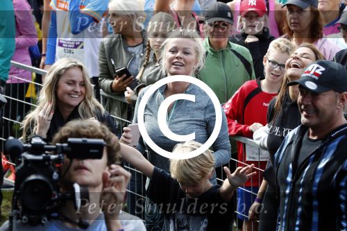 Amsterdam 9 september 2017
Edwin Evers staat op Run van radio 538 bij het Science park. Bridget Maasland met zoon Mees en nieuwe vriend Bram Plattel