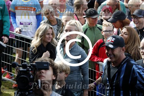 Amsterdam 9 september 2017
Edwin Evers staat op Run van radio 538 bij het Science park. Bridget Maasland met zoon Mees en nieuwe vriend Bram Plattel