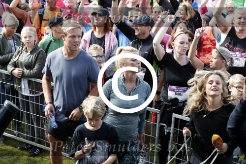 Amsterdam 9 september 2017
Edwin Evers staat op Run van radio 538 bij het Science park. Bridget Maasland met zoon Mees en nieuwe vriend Bram Plattel