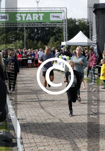 Amsterdam 9 september 2017
Edwin Evers staat op Run van radio 538 bij het Science park. Bridget Maasland met zoon Mees en nieuwe vriend Bram Plattel