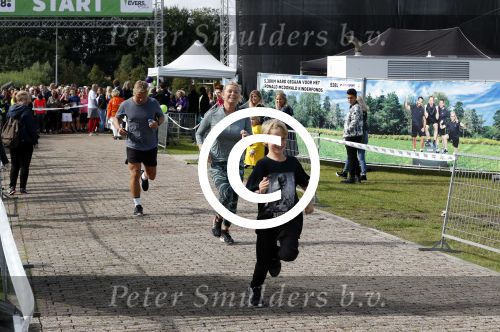 Amsterdam 9 september 2017
Edwin Evers staat op Run van radio 538 bij het Science park. Bridget Maasland met zoon Mees en nieuwe vriend Bram Plattel