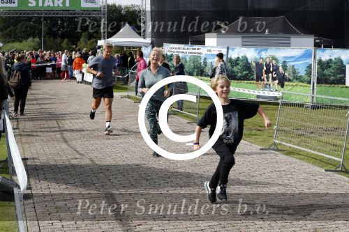 Amsterdam 9 september 2017
Edwin Evers staat op Run van radio 538 bij het Science park. Bridget Maasland met zoon Mees en nieuwe vriend Bram Plattel