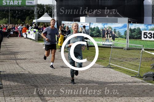 Amsterdam 9 september 2017
Edwin Evers staat op Run van radio 538 bij het Science park. Bridget Maasland met zoon Mees en nieuwe vriend Bram Plattel