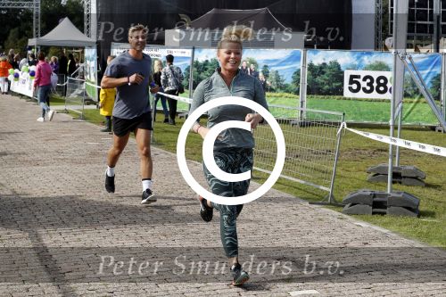 Amsterdam 9 september 2017
Edwin Evers staat op Run van radio 538 bij het Science park. Bridget Maasland met zoon Mees en nieuwe vriend Bram Plattel