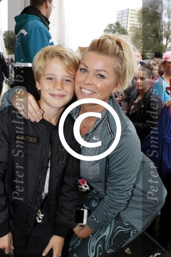 Amsterdam 9 september 2017
Edwin Evers staat op Run van radio 538 bij het Science park. Bridget Maasland met zoon Mees en nieuwe vriend Bram Plattel