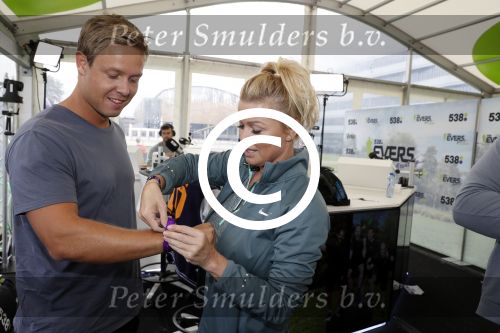 Amsterdam 9 september 2017
Edwin Evers staat op Run van radio 538 bij het Science park. Bridget Maasland met zoon Mees en nieuwe vriend Bram Plattel