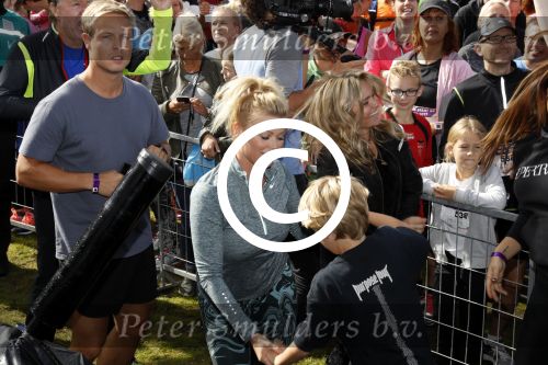 Amsterdam 9 september 2017
Edwin Evers staat op Run van radio 538 bij het Science park. Bridget Maasland met zoon Mees en nieuwe vriend Bram Plattel