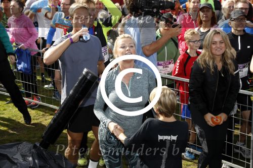 Amsterdam 9 september 2017
Edwin Evers staat op Run van radio 538 bij het Science park. Bridget Maasland met zoon Mees en nieuwe vriend Bram Plattel