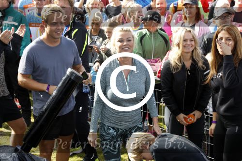 Amsterdam 9 september 2017
Edwin Evers staat op Run van radio 538 bij het Science park. Bridget Maasland met zoon Mees en nieuwe vriend Bram Plattel