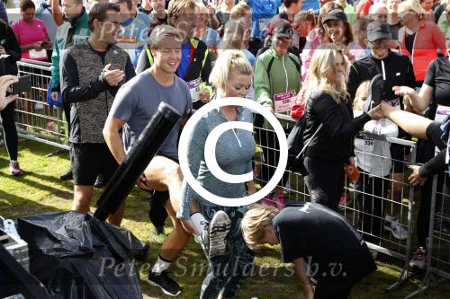 Amsterdam 9 september 2017
Edwin Evers staat op Run van radio 538 bij het Science park. Bridget Maasland met zoon Mees en nieuwe vriend Bram Plattel
