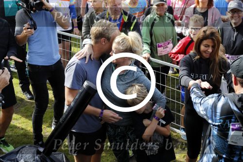 Amsterdam 9 september 2017
Edwin Evers staat op Run van radio 538 bij het Science park. Bridget Maasland met zoon Mees en nieuwe vriend Bram Plattel