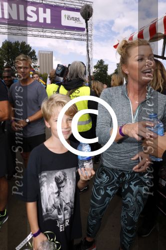 Amsterdam 9 september 2017
Edwin Evers staat op Run van radio 538 bij het Science park. Bridget Maasland met zoon Mees en nieuwe vriend Bram Plattel