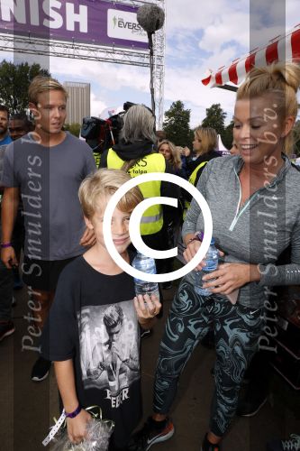 Amsterdam 9 september 2017
Edwin Evers staat op Run van radio 538 bij het Science park. Bridget Maasland met zoon Mees en nieuwe vriend Bram Plattel