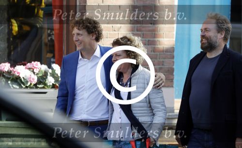 Leiden 2 juli 2017 
Jochem Myjer en zijn vriendin Marloes Novan vieren de 40e verjaardag van Jochem met familie en vrienden. Brigitte Kaandorp met man