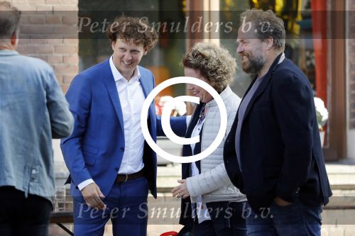 Leiden 2 juli 2017 
Jochem Myjer en zijn vriendin Marloes Novan vieren de 40e verjaardag van Jochem met familie en vrienden. Brigitte Kaandorp met man