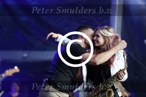 Amsterdam 6 augustus 2017 
Willeke Alberti en Candy Dulfer treden op ter afsluiting van de Gay parade op de dam. Camilo Rodriguez