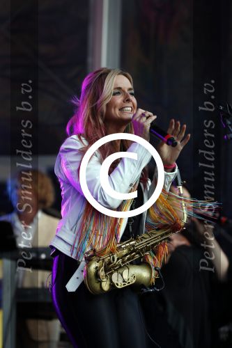 Amsterdam 6 augustus 2017 
Willeke Alberti en Candy Dulfer treden op ter afsluiting van de Gay parade op de dam.