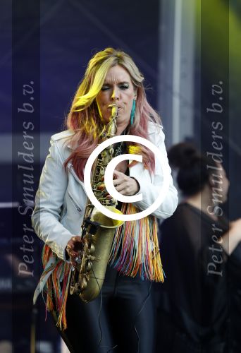 Amsterdam 6 augustus 2017 
Willeke Alberti en Candy Dulfer treden op ter afsluiting van de Gay parade op de dam.