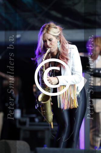 Amsterdam 6 augustus 2017 
Willeke Alberti en Candy Dulfer treden op ter afsluiting van de Gay parade op de dam.