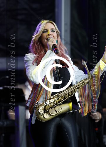 Amsterdam 6 augustus 2017 
Willeke Alberti en Candy Dulfer treden op ter afsluiting van de Gay parade op de dam.