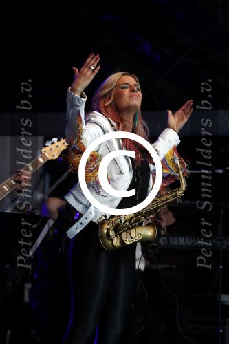 Amsterdam 6 augustus 2017 
Willeke Alberti en Candy Dulfer treden op ter afsluiting van de Gay parade op de dam.