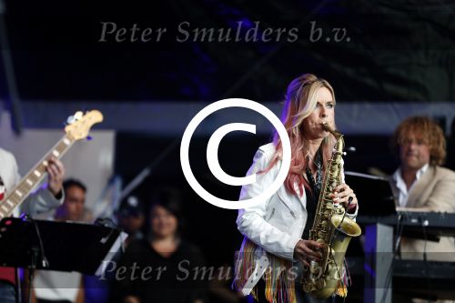 Amsterdam 6 augustus 2017 
Willeke Alberti en Candy Dulfer treden op ter afsluiting van de Gay parade op de dam.