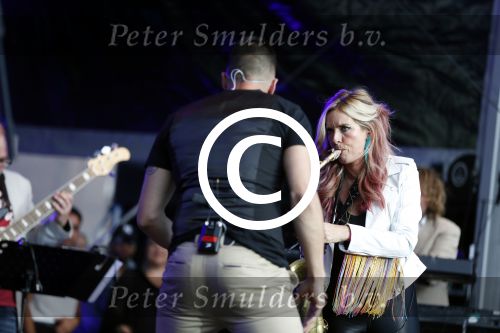 Amsterdam 6 augustus 2017 
Willeke Alberti en Candy Dulfer treden op ter afsluiting van de Gay parade op de dam. Camilo Rodriguez