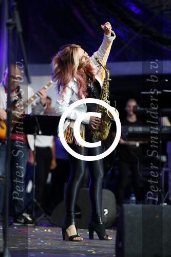 Amsterdam 6 augustus 2017 
Willeke Alberti en Candy Dulfer treden op ter afsluiting van de Gay parade op de dam.