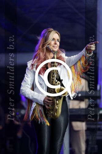 Amsterdam 6 augustus 2017 
Willeke Alberti en Candy Dulfer treden op ter afsluiting van de Gay parade op de dam.